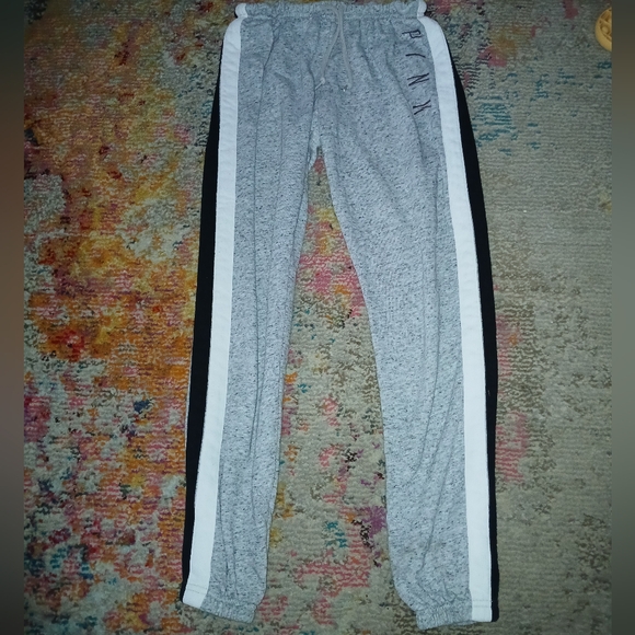 PINK Victoria Secret Matching Set Matching Outfit Top and Pants Gray 🩶 - Picture 3 of 4